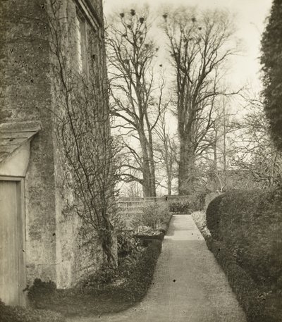 Mansión Kelmscott: En el jardín de Frederick H. Evans