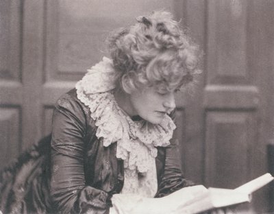 Retrato fotográfico de Ellen Terry (1847-1928) leyendo, por Frederick Hollyer (1837-1933) de Frederick Hollyer
