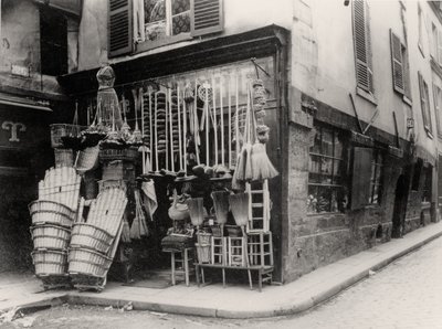 Tienda de cestas, París (foto en blanco y negro) de French Photographer