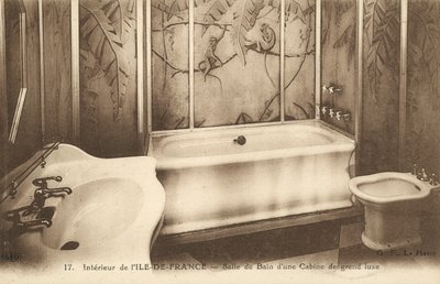Baño de una cabina de lujo a bordo del transatlántico francés Ile de France de French Photographer