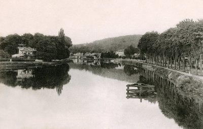 Bougival (Yvelines - 78 - Ile de France): orillas del Sena vistas desde la pasarela, a principios del siglo XX (foto en b/n) de French Photographer