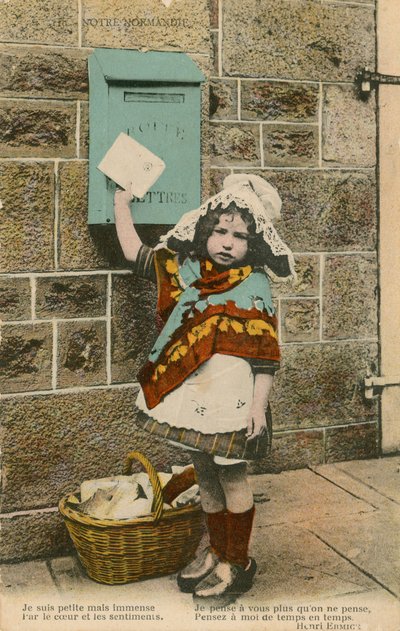 Niño enviando una carta de French Photographer