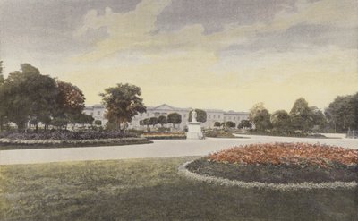 Compiegne, Fachada del Palacio sobre el pequeño Parque de French Photographer