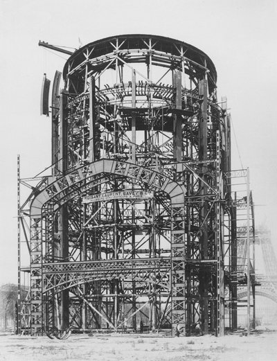 Construcción de la Gran Cúpula Central para la Exposición Universal, París, 1888 de French Photographer