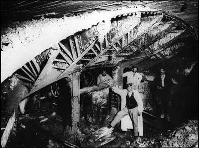 Construcción del metro de París - Obras del metro, línea 1 - fotografía de French Photographer