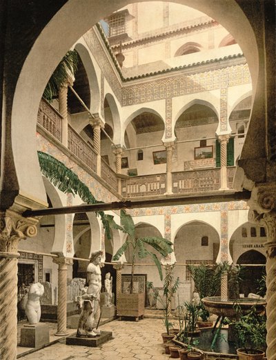 Vestíbulo de entrada, Museo de Antigüedades, Argel de French Photographer