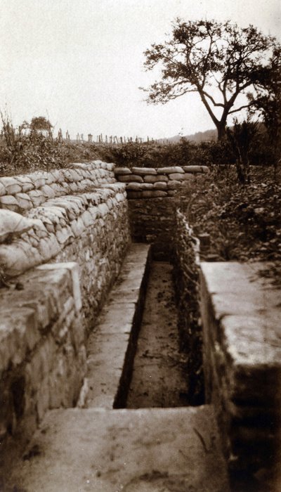 Primera Guerra Mundial (1914-1918): vista de un modelo de trinchera "Trinchera de Lemberg", Hautebraye (Oise) de French Photographer