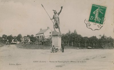 Gien (Loiret), Estatua de Vercingetorix. Postal enviada en 1913. de French Photographer