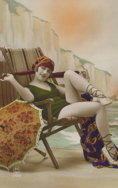Chica en una tumbona (foto a color) de French Photographer