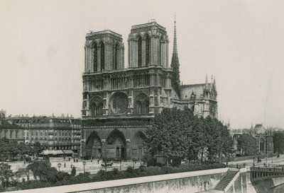 La Cathedrale, Eglise Notre-Dame de French Photographer