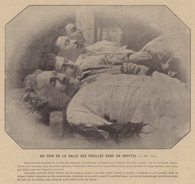 La Comuna de París, Un rincón de la sala de los fusilados en un hospital, 27 de mayo de 1871 de French Photographer