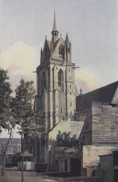La Ferte-Bernard, Eglise N D des Marais Campanario, lado NO de French Photographer