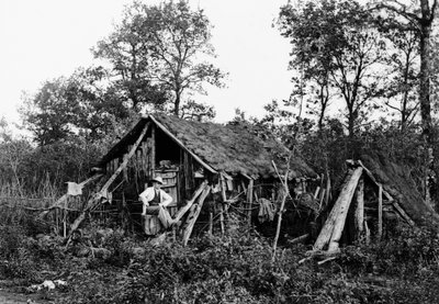Cabaña de tala, cerca de Bourmont de French Photographer