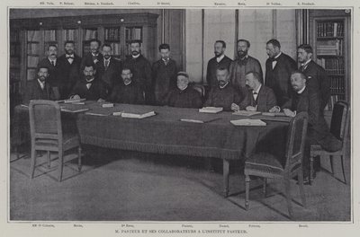 Louis Pasteur y sus colaboradores trabajando en una vacuna para el crup en el Instituto Pasteur en París de French Photographer
