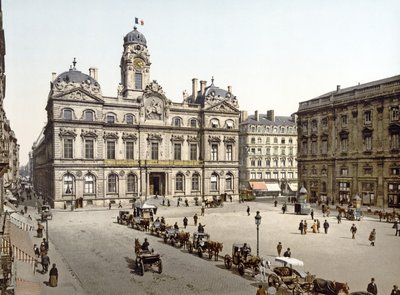 Ayuntamiento de Lyon desde la Place de Terreaux, 1890-1900 de French Photographer