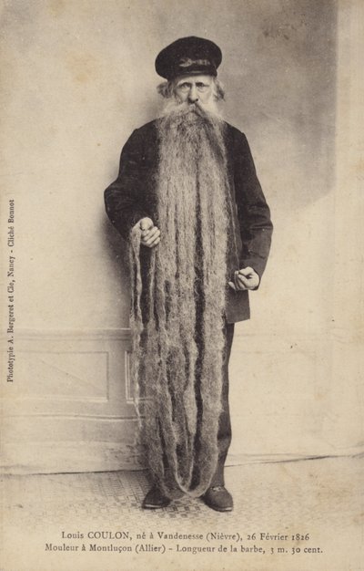 Hombre con barba extremadamente larga de French Photographer
