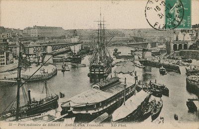 Puerto militar en Brest, Francia de French Photographer