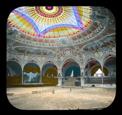 Exposición de París: Sala de Fiestas, 1900 de French Photographer