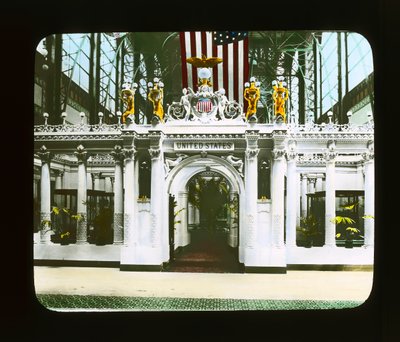 Exposición de París: Pabellón de los Estados Unidos, sección eléctrica, 1900 de French Photographer