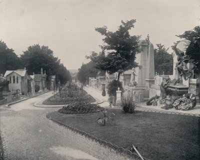 París: Avenida principal en el Cementerio de Père-Lachaise de French Photographer