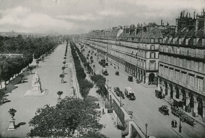 Perspective du Jardin des Tuileries et la Rue de Rivoli de French Photographer