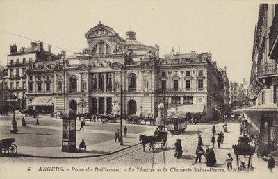 Place du Ralliement, el teatro y la Chaussee Saint-Pierre, Angers, Francia de French Photographer