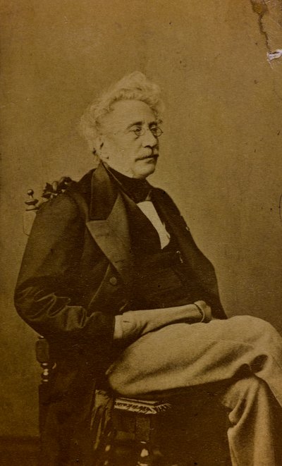 Retrato de Hippolyte Bellangé, pintor y litógrafo francés; carte de visite (foto en b/n) de French Photographer