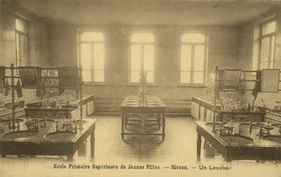 Baño de escuela primaria, Hirson de French Photographer
