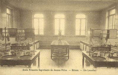 Baño de la escuela primaria, Hirson de French Photographer