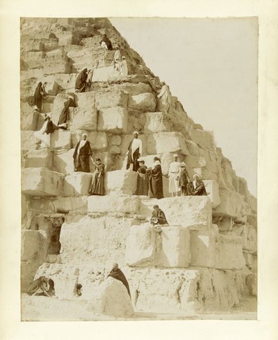 Turistas en la Gran Pirámide de Giza de French Photographer