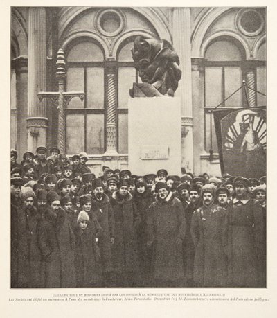 Inauguración de un monumento erigido por los soviéticos en memoria de uno de los asesinos de Alejandro II, de Histoire des Soviets, pub. 1922 (litografía) de French Photographer
