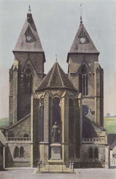 Varzy, Iglesia, Ábside y campanarios de French Photographer