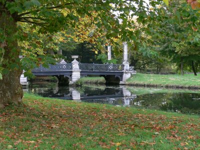 Vista del puente de los Jardines Ingleses, Le Pont des Grandes Hommes de French School