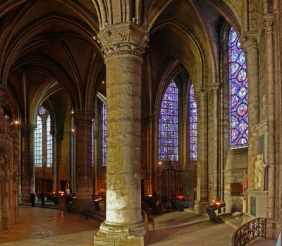 Vista de la sección noreste del deambulatorio de French School