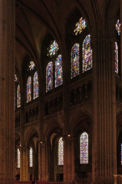 Vista del triforio norte de la nave de French School