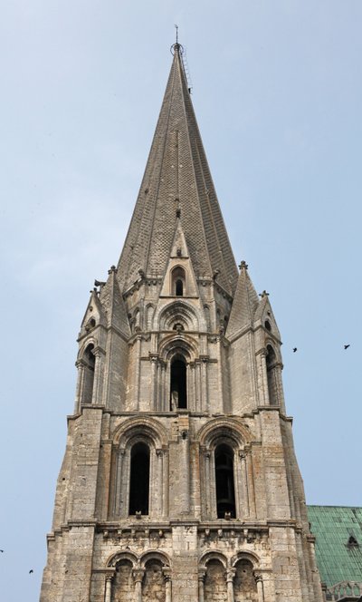 Vista de la torre sur de French School