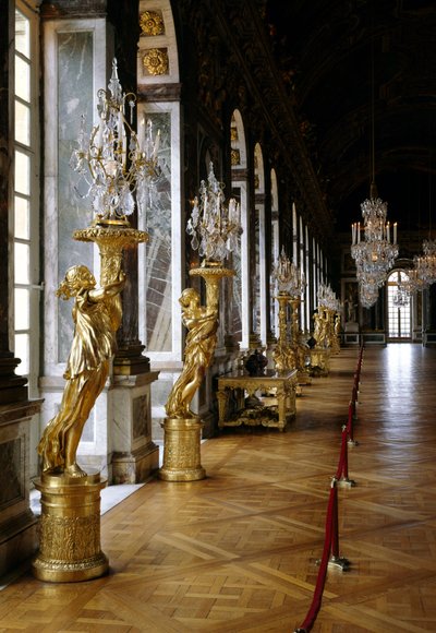 Arquitectura: vista de la Galería de Hielo restaurada. Museo del Palacio de Versalles de French School