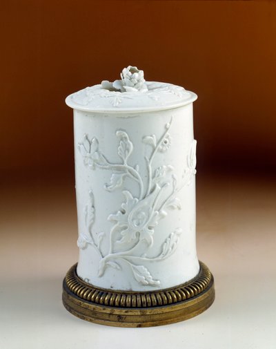 Arte francés: tarro de tabaco montado en bronce dorado. Porcelana blanda de Saint Cloud de French School