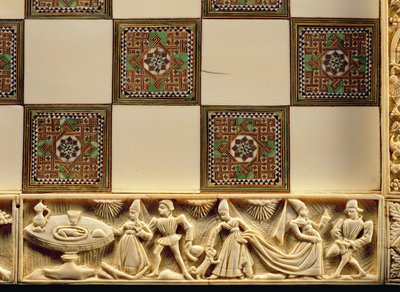 Borde de un tablero de ajedrez que representa la vida cortesana, 1415 de French School