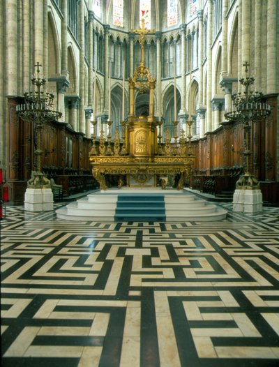 Catedral de Saint Omer (Norte 59): Altar y laberinto. de French School