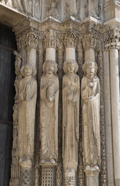 Catedral de Chartres, detalle del fuego a la derecha de la bahía central de la puerta real de French School