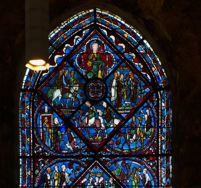 Catedral de Chartres, vidriera: la vida de José, (detalle) de French School