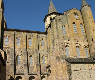Iglesia de San Foy, comenzada c.1050 por el Abad Odolric de French School
