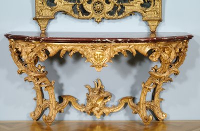 Mesa consola, diseñada por Jules-Michel Hardouin (1635-1737), hecha por Pierre Turpin y Michel II Lange, c.1725 (madera dorada tallada, tapa de mármol (griotte de campan)) de French School