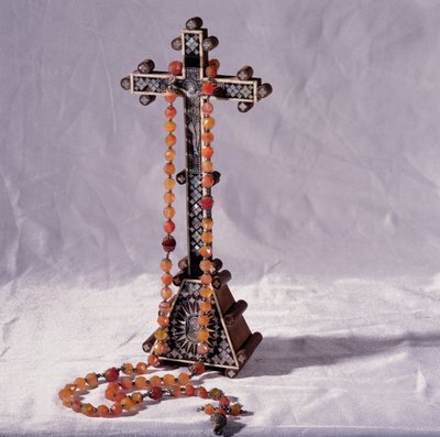 Crucifijo y rosario que se dice pertenecieron a María Reina de Escocia de French School