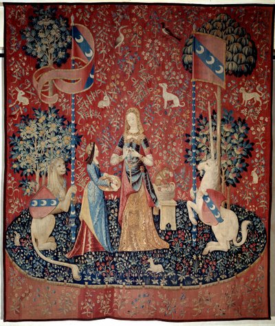 Cortina de la Dama al Unicornio (Dama al Unicornio): alegoría del olfato. Una joven sosteniendo una corona de claveles, rodeada por un león, un unicornio, un mono, conejos. Tapiz de lana y seda hecho entre 1484 y 1500. Del Castillo de Boussac, Cr de French School
