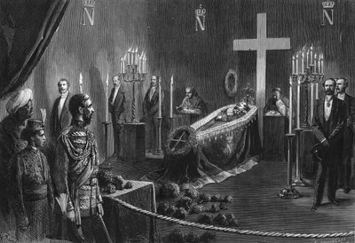 Muerte de Napoleón III: los restos de Napoleón III en la capilla ardiente de Cambden House el 14 de febrero de 1873. de French School