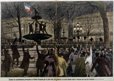 Manifestaciones ante el Teatro Francés provocadas por un judío desertor, un joven izó la bandera francesa: el peregrino de French School