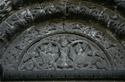 Representación del tímpano sobre la puerta norte de French School