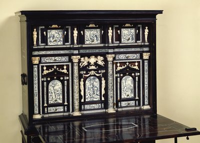 Gabinete de ébano decorado con escenas del Génesis de French School